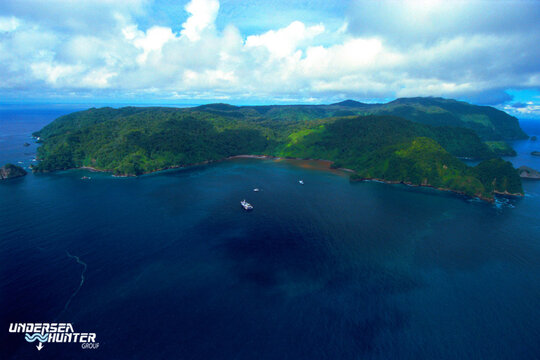 Diving In Cocos Island - Bluewater Dive Travel